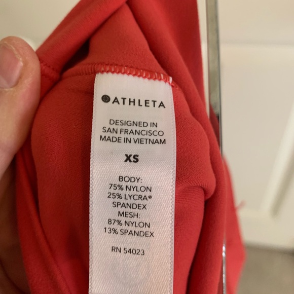 Athleta Salutation Stash Pocket Intention Capri in Lychee Red Powervita - Picture 5 of 5
